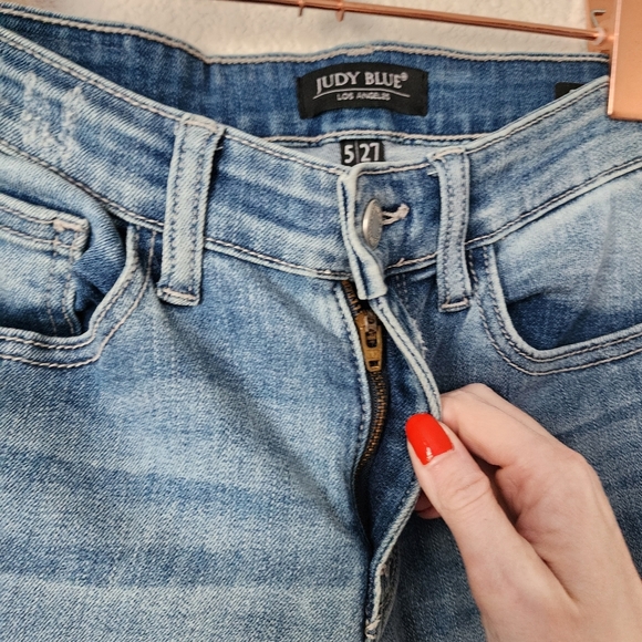 JUDY BLUE skinny fit distressed jeans in light/medium wash size 5/27 - Picture 5 of 7